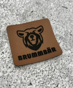 Label aus Kunstleder Brummbär