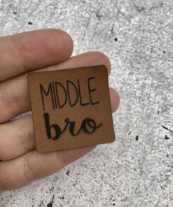 Label aus Kunstleder middle bro 1