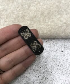 Label aus Kunstleder mini - doppelt Schmetterling - mit Loch 1