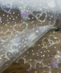 super weicher Tüll in weiß mit schillernden Herzen 3