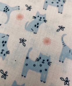 Webware graue Katzen auf rosa