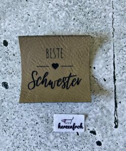 Hochwertiges Kunstlederlabel von Herzenfroh, beste Schwester