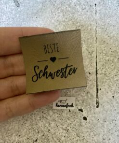 Hochwertiges Kunstlederlabel von Herzenfroh, beste Schwester