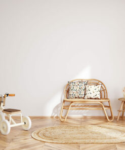 Offwhite Baumwollstoff mit farbigen Buchstaben – glatter, leichter Popeline-Stoff